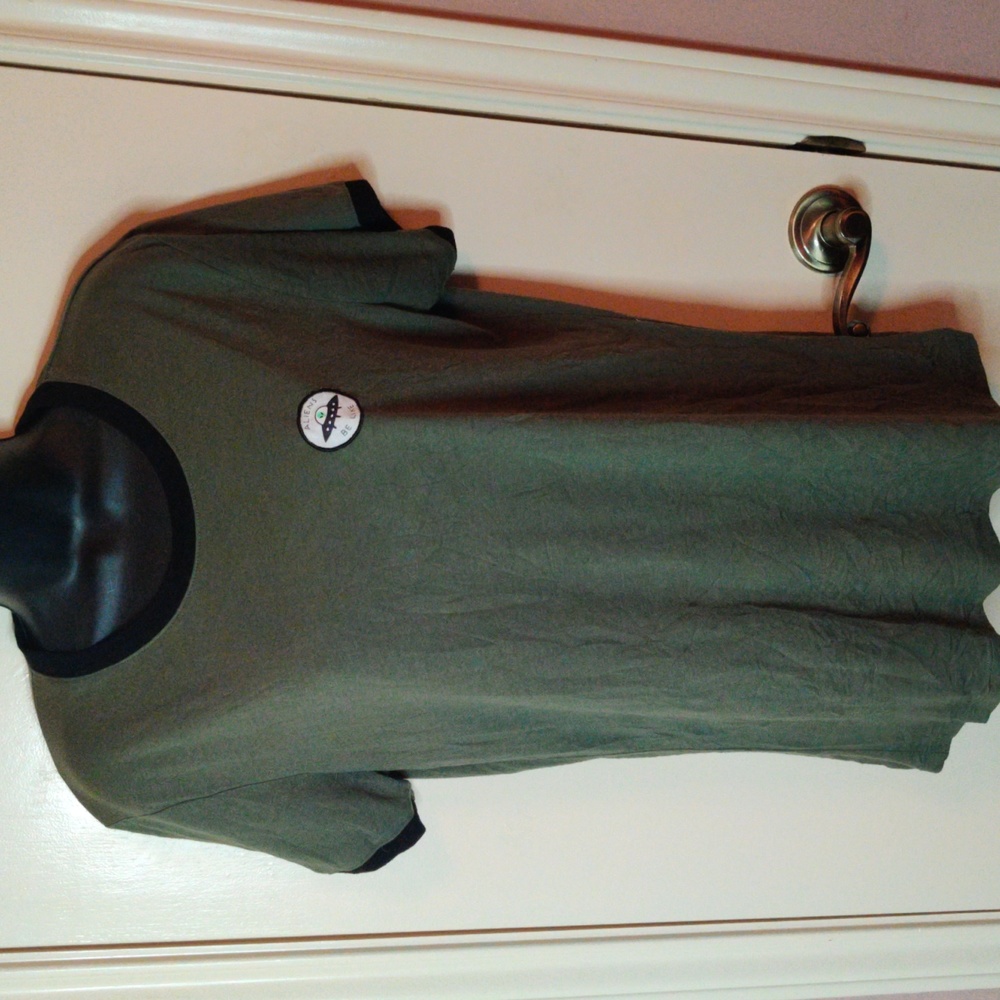 a. lab Army Green "Aliens Be Like" Patch Vaporwave Futuristic Tshirt Size L